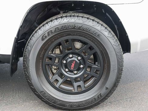 Certified 2024 Toyota 4Runner TRD Off-Road Premium w/ Moonroof Package AWD/4WD image 29