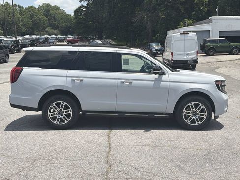 New 2026 Ford Expedition Active RWD image 8