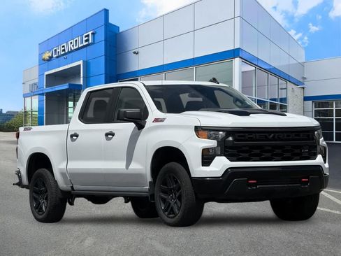 Used 2023 Chevrolet Silverado 1500 Custom Trail Boss AWD/4WD image 9