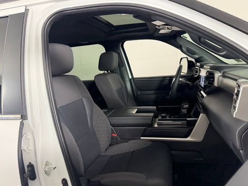 Used 2025 Toyota Sequoia SR5 AWD/4WD image 28
