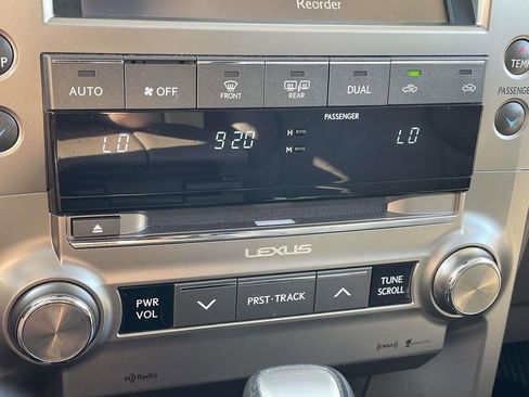 Used 2021 Lexus GX 460 w/ Accessory Package AWD/4WD image 23