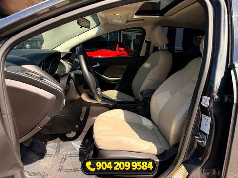 Used 2017 Ford Focus Titanium FWD image 23