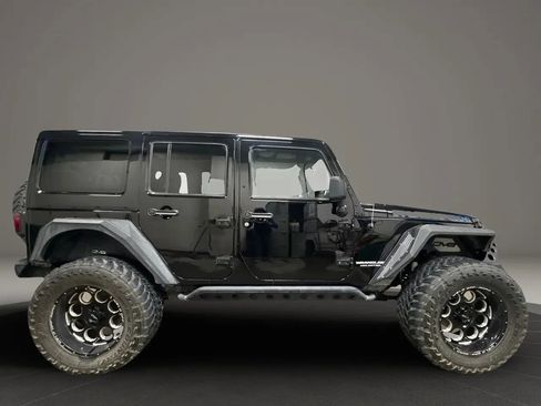 Used 2013 Jeep Wrangler Unlimited Rubicon w/ Connectivity Group AWD/4WD image 6