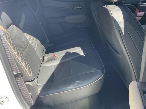 Used 2023 GMC Canyon Denali image 7