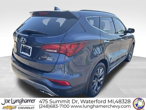 Used 2017 Hyundai Santa Fe Sport FWD image 3