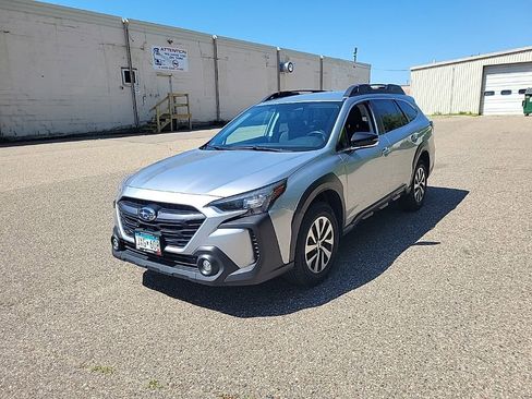 Used 2023 Subaru Outback Premium AWD/4WD image 27