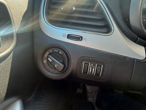 Used 2012 Dodge Journey R/T w/ Flexible Seating Group image 22