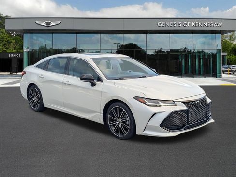 Used 2022 Toyota Avalon Touring image 1