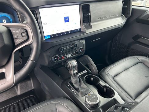 Used 2025 Ford Bronco Badlands AWD/4WD image 21
