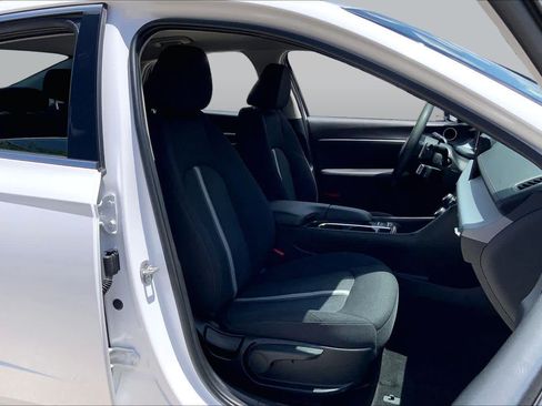 Used 2025 Hyundai Sonata SEL FWD image 9