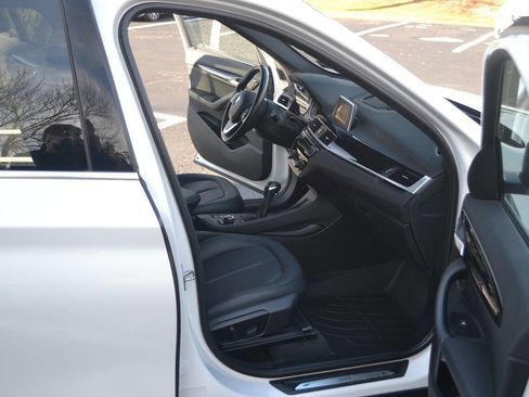 Used 2017 BMW X1 xDrive28i image 14