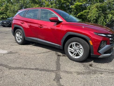 Used 2025 Hyundai Tucson SE FWD image 3