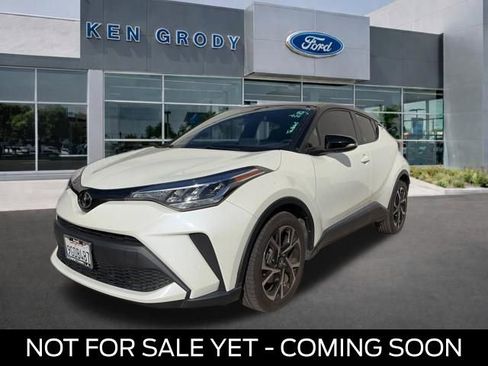 Used 2020 Toyota C-HR XLE image 1