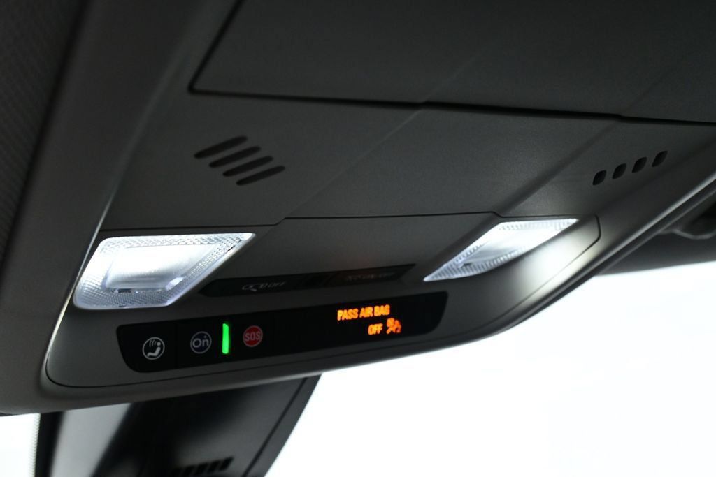 Used 2025 Chevrolet Blazer LT FWD image 37