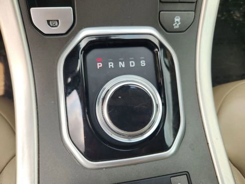 Used 2017 Land Rover Range Rover Evoque SE image 29