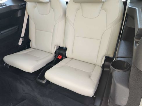 Used 2020 Volvo XC90 T6 Momentum AWD/4WD image 31