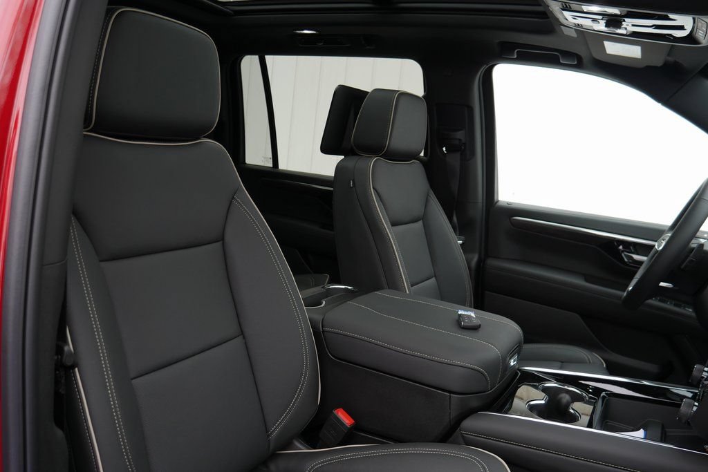 New 2026 Chevrolet Suburban Premier AWD/4WD image 22