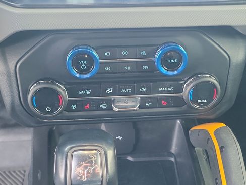 Used 2021 Ford Bronco Badlands image 18