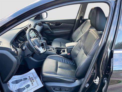 Used 2022 Nissan Rogue Sport SL image 22