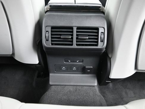 New 2026 Land Rover Range Rover Velar Dynamic SE AWD/4WD image 17