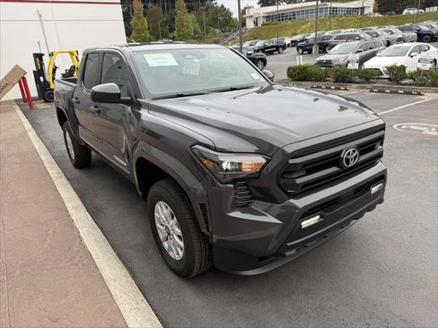 Certified 2026 Toyota Tacoma SR5 RWD image 9