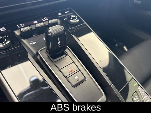Used 2020 Porsche 911 Carrera RWD image 8