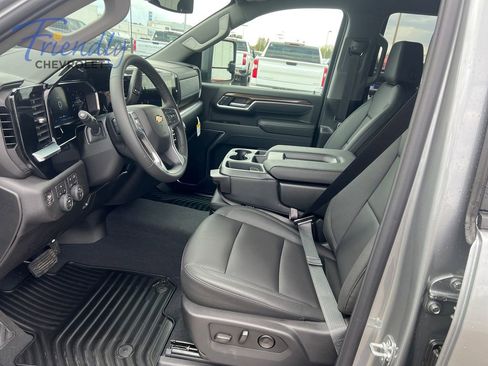 New 2026 Chevrolet Silverado 3500 LT w/ All Star Edition AWD/4WD image 8