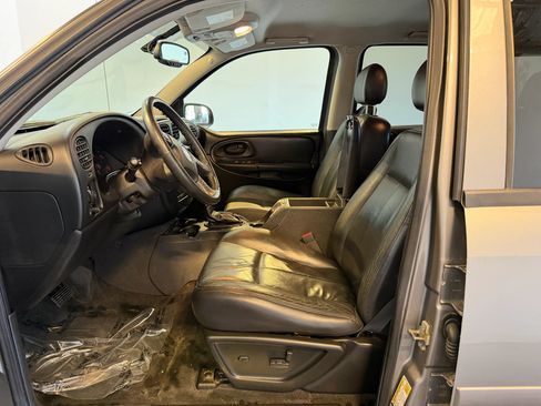 Used 2008 Chevrolet TrailBlazer LT w/ Off-Road Package AWD/4WD image 10