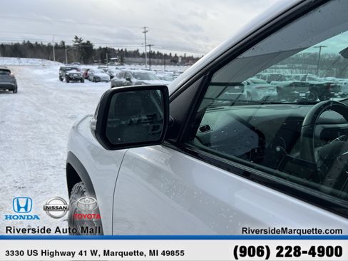 Used 2021 GMC Acadia AT4 w/ Trailering Package image 5