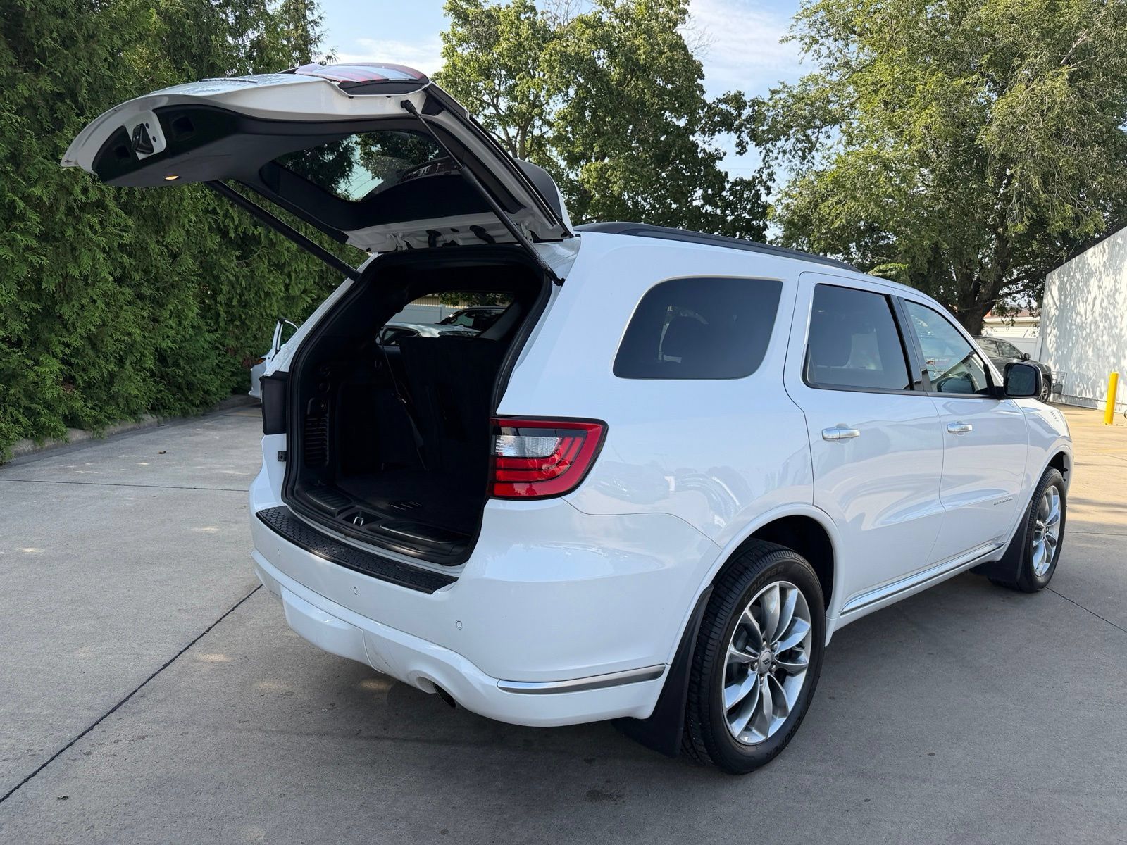 Used 2021 Dodge Durango Citadel w/ Premium Entertainment Group AWD/4WD image 34