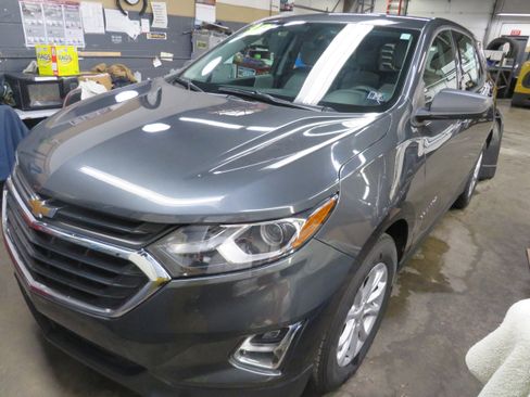 Used 2019 Chevrolet Equinox LS image 2