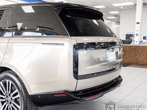 Used 2023 Land Rover Range Rover SE AWD/4WD image 12