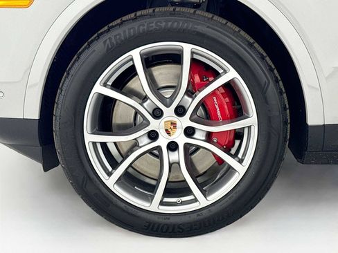 New 2026 Porsche Cayenne S image 32