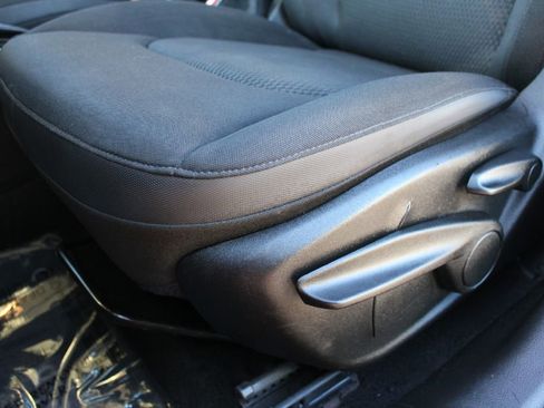 Used 2018 Jeep Renegade Altitude image 24