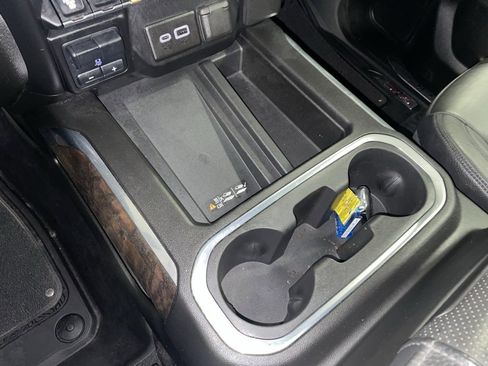 Used 2022 GMC Sierra 3500 Denali w/ Denali Ultimate Package image 18