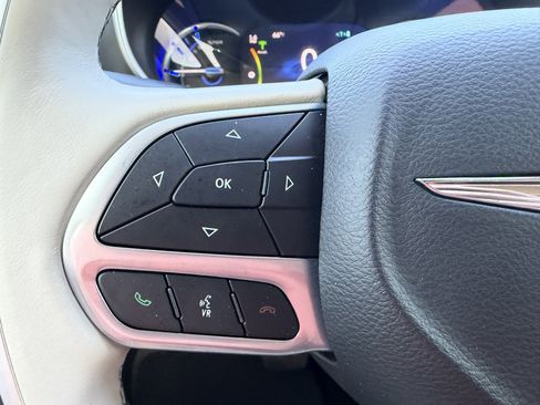 Used 2020 Chrysler Pacifica Limited w/ Advanced Safetytec Group image 32