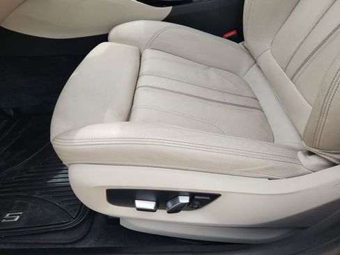 Used 2020 BMW 530i w/ Premium Package RWD image 25
