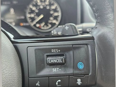 Used 2022 Nissan Rogue SV w/ SV Premium Package AWD/4WD image 17