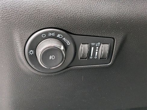 Certified 2022 Jeep Compass Altitude w/ Sun and Sound Group image 14