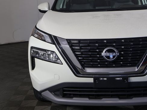 Used 2023 Nissan Rogue SV image 11