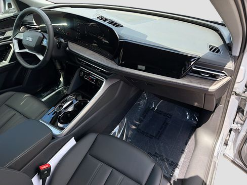New 2025 Audi Q5 Premium AWD/4WD image 14
