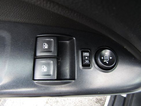 Used 2022 Chevrolet Colorado LT w/ Fleet Safety Package RWD image 11