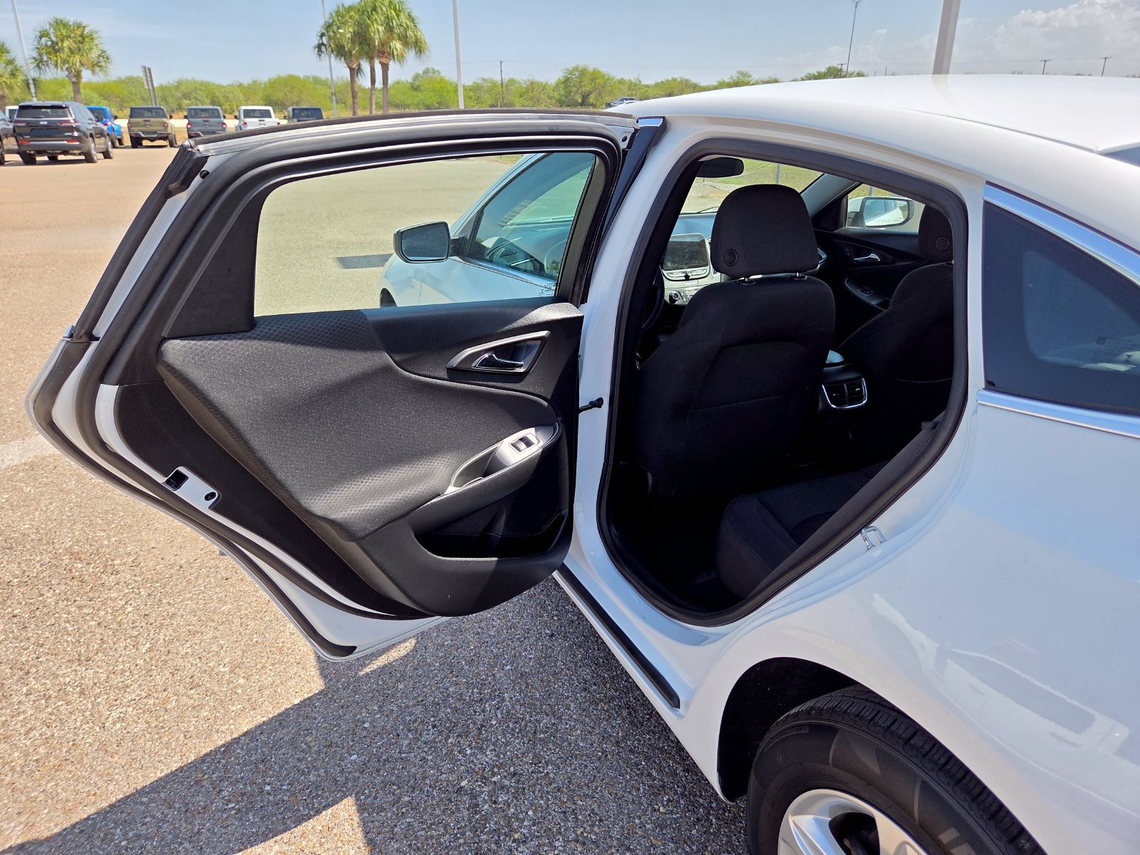 Used 2024 Chevrolet Malibu LT FWD image 18