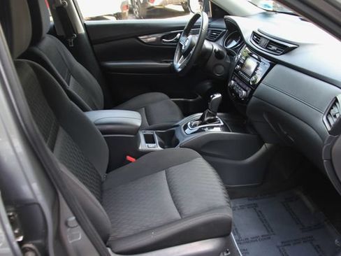 Used 2017 Nissan Rogue SV AWD/4WD image 36