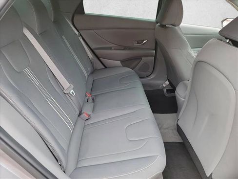 Used 2023 Hyundai Elantra SEL FWD image 16