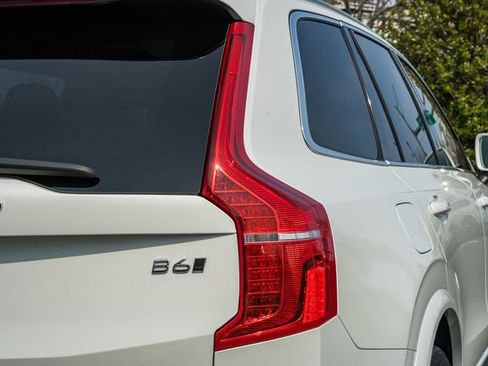 Used 2023 Volvo XC90 B6 Plus w/ Protection Package image 7