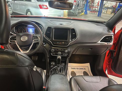 Certified 2021 Jeep Cherokee Latitude Lux 80th Anniv w/ Quick Order Package 26U 80TH image 28