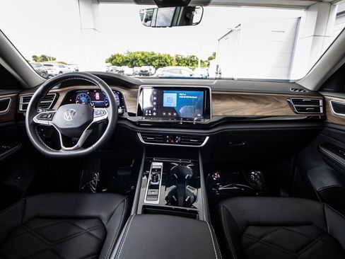 New 2026 Volkswagen Atlas SE FWD image 32