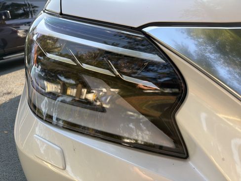 Used 2021 Lexus GX 460 Luxury w/ Sport Design Package AWD/4WD image 12