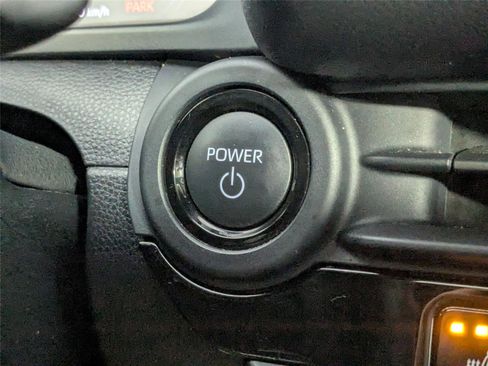 Used 2023 Toyota Crown Limited image 22